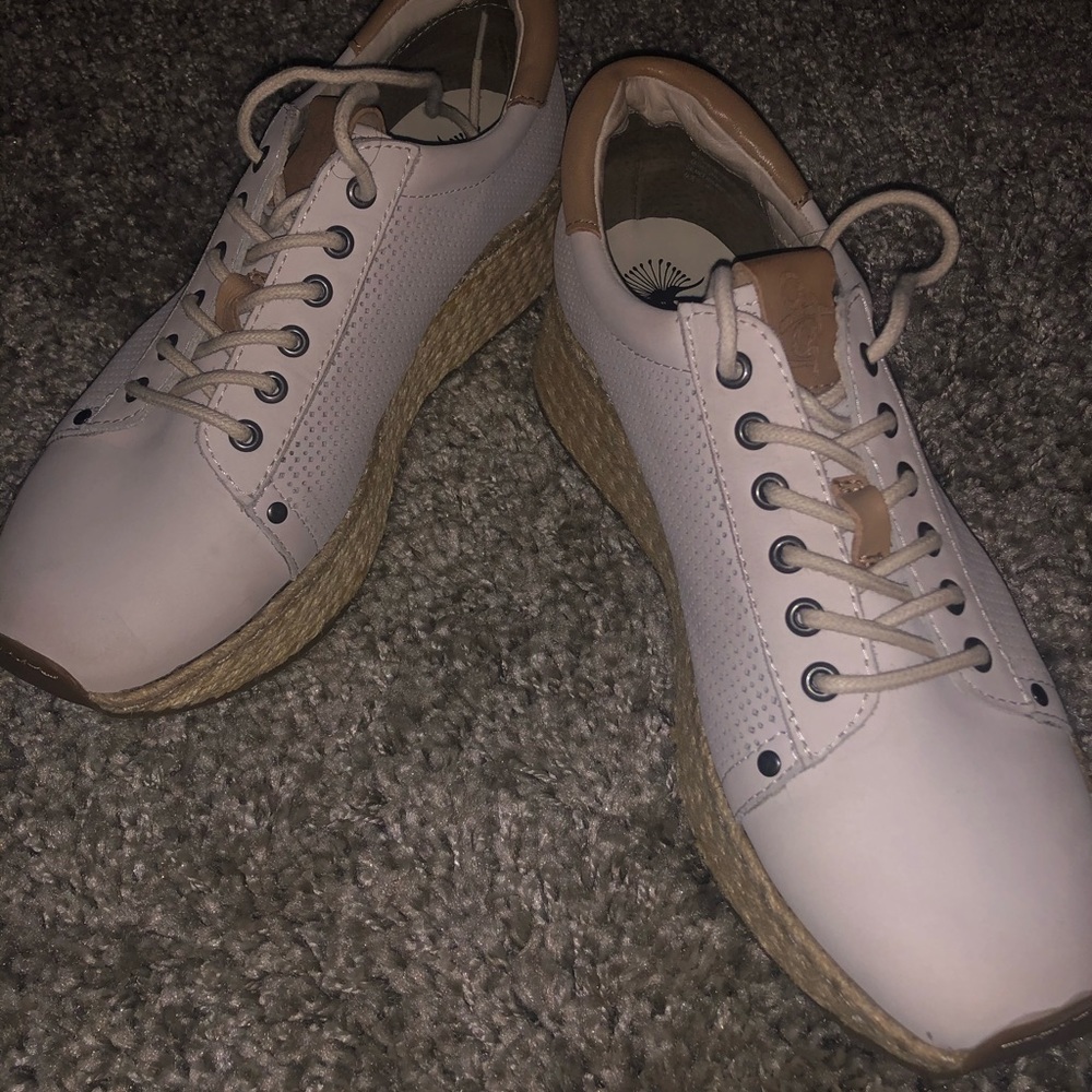 OTBT sneakers - like new!!